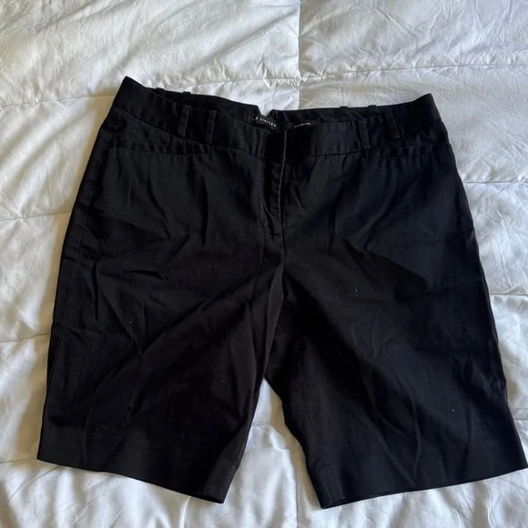 The Limited Classic Black Women's Shorts - Picture 1 of 5